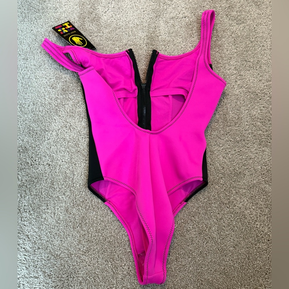 NWT body glove one piece swimsuit size small pink - Picture 2 of 3